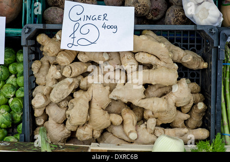 Lo zenzero per la vendita su un mercato all'aperto in stallo il Grassmarket, Edimburgo. Foto Stock