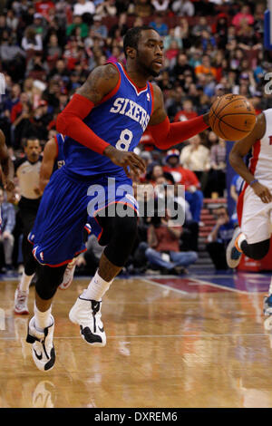 Philadelphia, Pennsylvania, USA. 29 Mar, 2014. Philadelphia 76ers guard Tony Wroten (8) in azione durante il gioco NBA tra i pistoni di Detroit e la Philadelphia 76ers presso la Wells Fargo Center di Philadelphia, Pennsylvania. Christopher Szagola/Cal Sport Media/Alamy Live News Foto Stock