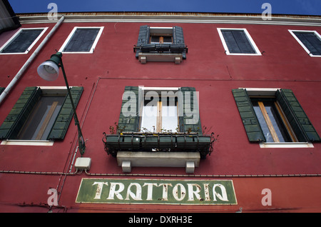 Mattoni vecchi edifici costruiti nell' isola di Murano a Venezia Foto Stock