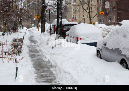 La città di New York nella neve, febbraio 2014. Molto freddo inverno nevoso. Stati Uniti d'America Foto Stock