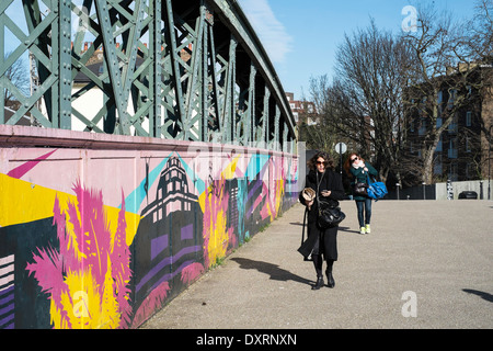 Dipinto di ponte in Camden, NW1, London, Regno Unito Foto Stock