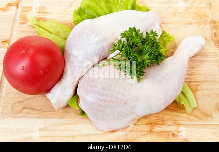 Il pollo crudo gambe pronta per cucinare Foto Stock