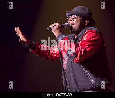 Hammond, Indiana, Stati Uniti d'America. 28 Mar, 2014. Il cantante-cantautore BOBBY BROWN suona dal vivo presso la sede all'interno del casinò a ferro di cavallo in Hammond, Indiana © Daniel DeSlover/ZUMAPRESS.com/Alamy Live News Foto Stock