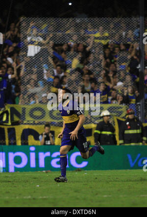 Buenos Aires, Argentina. 30 Mar, 2014. Boca Juniors' Juan Roman Riquelme celebra dopo il punteggio durante una partita contro il River Plate in Buenos Aires, Argentina, il 30 marzo 2014. Credito: Martin Zabala/Xinhua/Alamy Live News Foto Stock