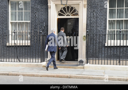 Segretario Kerry arriva a Londra per incontrare il Primo Ministro inglese Cameron Foto Stock