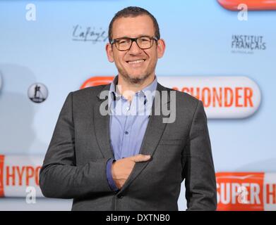 Berlino, Germania. 31 Mar, 2014. Attore francese e direttore Dany Boon pone durante il photocall per il filmato Super-Hypochonder a Berlino, Germania, 31 marzo 2014. Il film inizierà a screening in tedesco cinema il 10 aprile 2014. Foto: BRITTA PEDERSEN/DPA/Alamy Live News Foto Stock