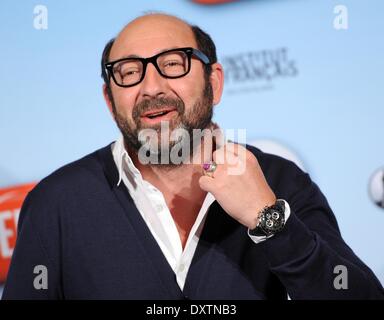 Berlino, Germania. 31 Mar, 2014. Attore francese Kad Merad pone durante il photocall per il filmato Super-Hypochonder a Berlino, Germania, 31 marzo 2014. Il film inizierà a screening in tedesco cinema il 10 aprile 2014. Foto: BRITTA PEDERSEN/DPA/Alamy Live News Foto Stock