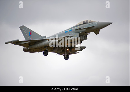 Eurofighter Typhoon RAF n. 6 Squadron in esercizio a RAF Lossiemouth. SCO 9022. Foto Stock