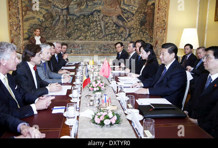 Bruxelles, Belgio. 31 Mar, 2014. Il presidente cinese Xi Jinping (seconda R) tiene colloqui con il Primo ministro belga Elio Di Rupo (2 L) a Bruxelles, Belgio, 31 marzo 2014. Credito: Ju Peng/Xinhua/Alamy Live News Foto Stock