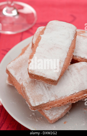 Pila di biscotti roses de Reims Foto Stock