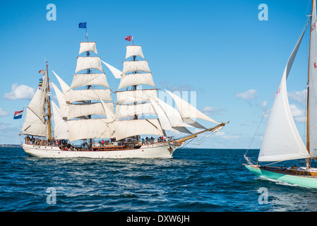 Europa e una classica barca sulla Port Phillip Foto Stock