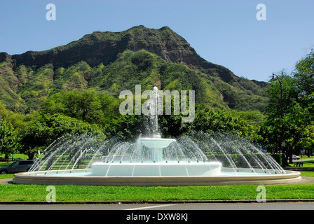 Vista della corona di Diamond Head di Waikiki Beach a Honolulu, l'isola di Oahu, nello stato delle Hawaii Foto Stock