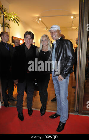 Axel Schulz e sua moglie Patricia a un vernissage di Sibylle Szaggars' dipinti di Monet Gallery (Galleria). Foto Stock