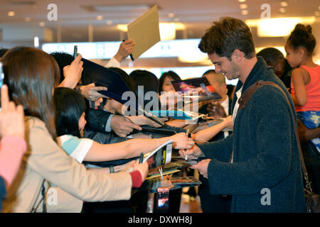 Tokyo, Giappone. 30 Mar, 2014. Andrew Garfield arriva a Tokyo International Airport in Tokyo, Giappone, il 30 marzo 2014. © dpa/Alamy Live News Foto Stock