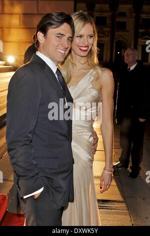 Karolina Kurkova Archie Drury al Prix Premio Montblanc alla sala concerti Philharmonie. Dove: Berlino Germania Quando: 29 Ott 2012 Foto Stock