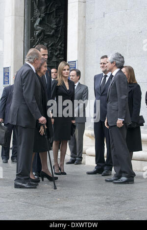 Madrid, Spagna. 31 Mar, 2014. Famiglia Reale spagnola frequentare i funerali di stato dell'ex primo ministro spagnolo Adolfo SUAREZ presso la cattedrale di Almudena il 31 marzo 2014 a Madrid, Spagna. Suarez, morto il 23 marzo a Madrid, è stato il primo eletto democraticamente il primo ministro spagnolo dopo la morte del dittatore generale Francisco Franco. (Foto di Oscar Gonzalez/NurPhoto) Credito: Oscar Gonzalez/NurPhoto/ZUMAPRESS.com/Alamy Live News Foto Stock