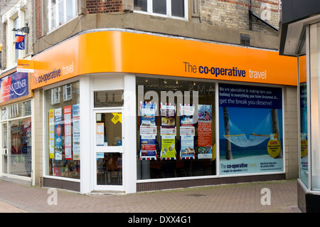 Un ramo di co-operativa agenzia di viaggio nella High Street, King's Lynn, Norfolk. Foto Stock