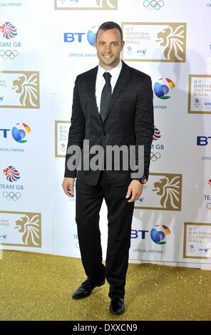 Oscar Pistorius BT British Olympic sfera mantenuta al Grosvenor House - Arrivi. Londra Inghilterra - 30.11.12 Dove: London Regno Unito quando: 30 Nov 2012 Foto Stock