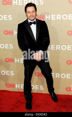 Nick Wechsler CNN Heroes: Un All-Star omaggio presso lo Shrine Auditorium - arrivi a Los Angeles California - 02.12.12 con: Nick Wechsler quando: 02 Dic 2012 Foto Stock