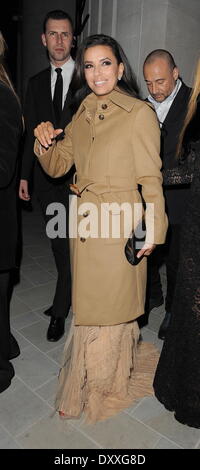 Eva Longoria lasciando il nobile dono Gala e tornando al suo hotel. Londra Inghilterra - 09.12.12 dotate: Eva Longoria dove: London Regno Unito quando: 09 Dic 2012 Foto Stock