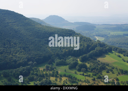 Germania, Baden-Württemberg, vicino Glemsford, affacciato Achalm, montagna Lookout, montagne distanti, sulle colline pedemontane del Foto Stock