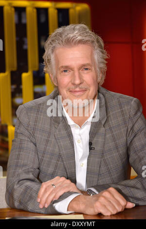 Berlino, Germania. 31 Mar, 2014. Scrittore tedesco Frank Schaetzing (Der Schwarm, ultime notizie) è raffigurato durante la registrazione del RBB talkshow 'Thadeusz" di Berlino, Germania, 31 marzo 2014. Lo show è trasmesso il 01 aprile 2014. Foto: Karlheinz Schindler/dpa/Alamy Live News Foto Stock