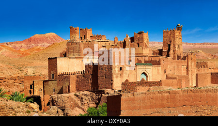 Il Kasbah Glaoui di Tamedaght nel Ounilla Valley ai piedi delle colline di altas montagna, Tamedaght, Marocco Foto Stock