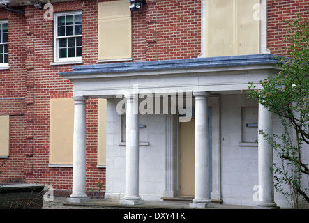 Numerosi sono i palazzi vuoti nei Vescovi Avenue, Londra Nord ('Millionaires Row') Foto Stock