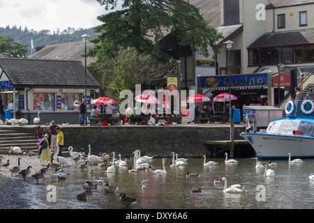 Il Casinò Sala giochi 4 luglio 2013 UK Meteo Bowness on Windermere Cumbria Foto Stock