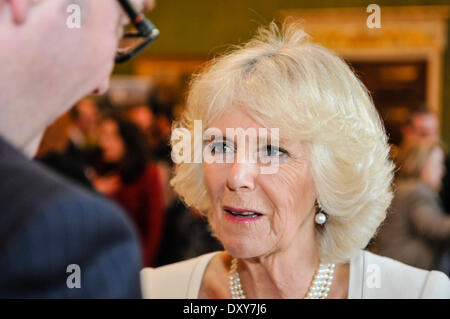 Hillsborough, County Down, Irlanda del Nord. 1 apr 2014 - La duchessa di Cornovaglia incontra i rappresentanti dalla Northern Ireland Tourist Board presso il castello di Hillsborough. Credito: Stephen Barnes/Alamy Live News Foto Stock