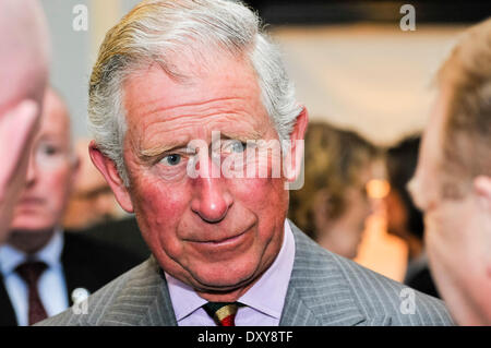 Hillsborough, Irlanda del Nord. 1 apr 2014 - Il principe Charles, Principe di Galles, risponde con il Northern Ireland Tourist Board i membri al castello di Hillsborough Credit: stephen Barnes/Alamy Live News Foto Stock