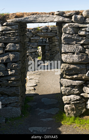 Resti di un ex blackhouse a Arnol, isola di Lewis, Western Isles, Scotland, Regno Unito. Foto Stock