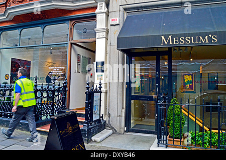 Messum, una galleria d'arte contemporanea a Cork Street, Mayfair, London, England, Regno Unito Foto Stock