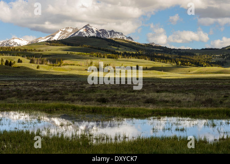 Picco elettrico nel sud Montana come visto dal Parco Nazionale di Yellowstone. Foto Stock