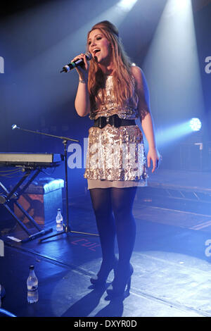 Ella Henderson suona al paradiso gay a Londra con: Ella Henderson dove: Londra Inghilterra quando: 25 Nov 2012 Foto Stock