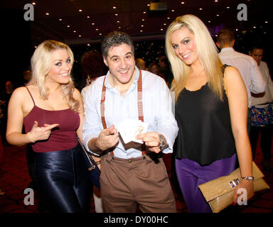 La scheda mostra Shark al Mayfair Hotel dotato di: Brandy Brewer,Steve Truglia,Kate banche dove: Londra Inghilterra quando: 29 Nov 2012 Foto Stock