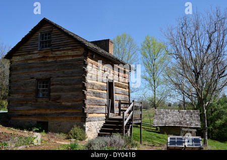 Old Log Cabin a Rocky Mount nel nord-est del Tennessee, USA Foto Stock