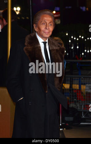 Les Miserables Premiere Mondiale tenutosi a l'Odeon & Empire Leicester Square - Arrivi con: Valentino Garavani dove: London Regno Unito quando: 05 Dic 2012 Foto Stock