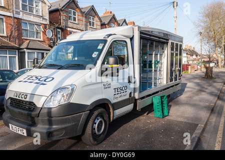 Tesco home delivery van Reading, Berkshire, Inghilterra, GB, UK. Foto Stock