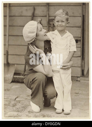 Helen Twelvetrees e suo figlio Jack Woody, Sydney, 1936 / Sam il cofano Foto Stock