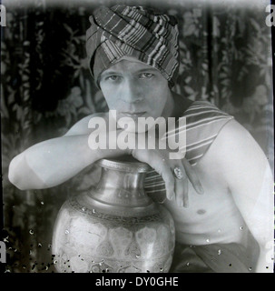 Harry Furniss, (che ha lavorato in Australia come Paul Furniss), attore, regista, autore, cantante e ballerino, ca. 1927-1939 / fotografo sconosciuto Foto Stock