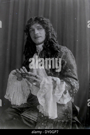 Harry Furniss, (che ha lavorato in Australia come Paul Furniss), attore, regista, autore, cantante e ballerino, ca. 1927-1939 / fotografo sconosciuto Foto Stock