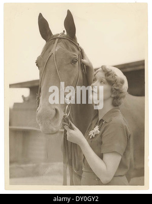 Helen Twelvetrees durante le riprese di "purosangue", Sydney, 1936 / Sam il cofano Foto Stock