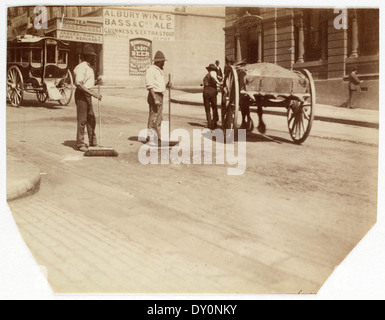 Scena di strada da Sydney, ca. 1885-1890 / fotografata da Arthur K. Syer Foto Stock