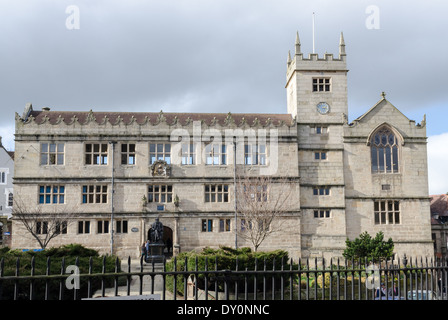 Libreria di Shrewsbury in grado 1 elencati edificio che era stato precedentemente Shrewsbury School in cancelli di castello vicino al castello Foto Stock