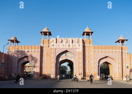 Jaipur, Rajasthan, Indic. La storica Porta di Ajmer, ingresso alle mura della città vecchia, Foto Stock