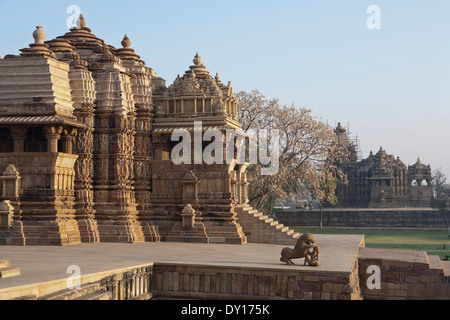 Khajuraho, Madhya Pradesh, India. I templi di Khajuraho, Devi Jagadamba Temple, gruppo occidentale Foto Stock