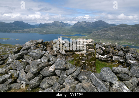 Loch un Siar (West Loch Tarbert) e le colline del nord Harris da Ceann Reamhar, Harris, Western Isles, Scotland, Regno Unito. Foto Stock