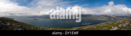 Le colline del nord Harris sul Loch un Siar (West Loch Tarbert) da Ceann Reamhar, Harris, Western Isles, Scotland, Regno Unito. Foto Stock