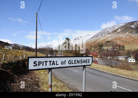Segno per il Spittal del Glenshee, Cairngorms, Scozia Foto Stock